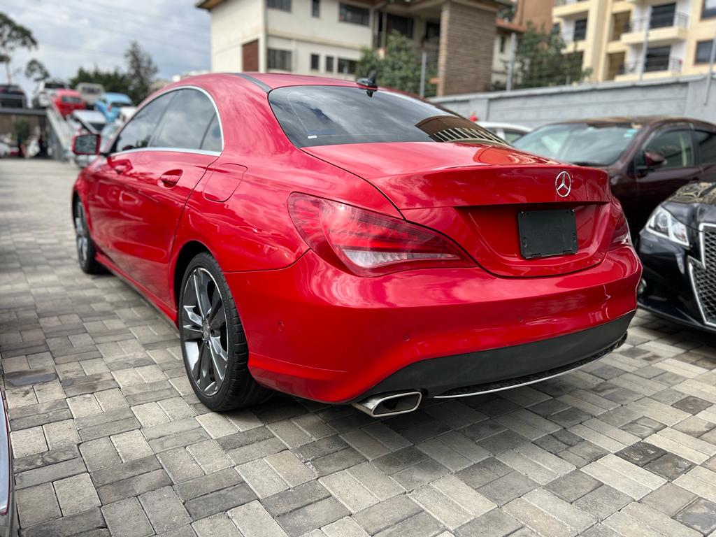 Mercedes Benz CLA180