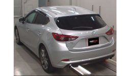 
										Mazda Axela Sport 2018 full									