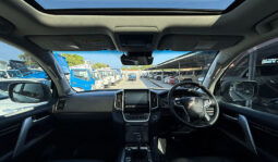 
										Toyota Land Cruiser Sahara V8 2018 full									