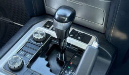 
										Toyota Land Cruiser Sahara V8 2018 full									