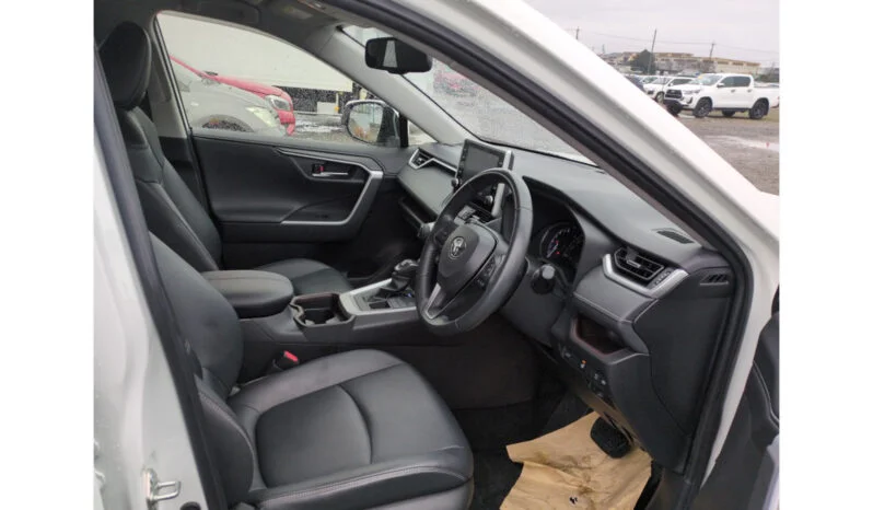 
								Toyota RAV-4 2021 full									